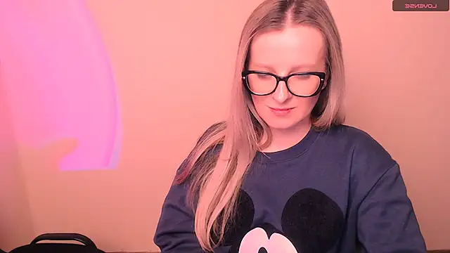 Snapshot of AnnePeach chatting on 16, 2, 2026 AnnePeach online show from 16, 2, 2026