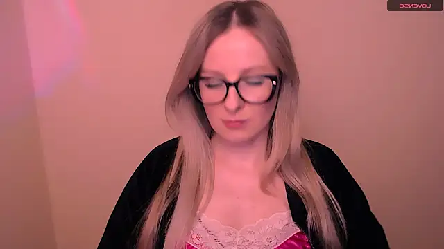 Snapshot of AnnePeach chatting on 6, 3, 2026 AnnePeach online show from 6, 3, 2026