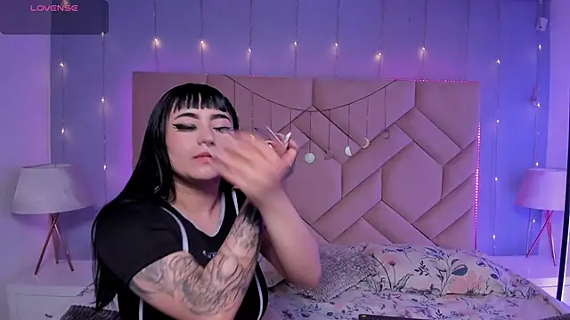 NaeniaDemon  online show from 1, 4, 2026