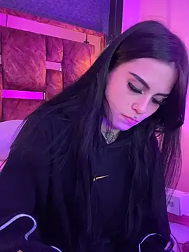 Veronicaa lodge1 online show from 27, 3, 2026