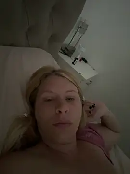 Snapshot of MichoneXxXok chatting on 16, 2, 2026 MichoneXxXok online show from 16, 2, 2026