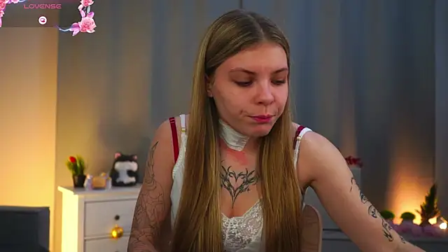 ZofiaPantano online show from 5, 4, 2026