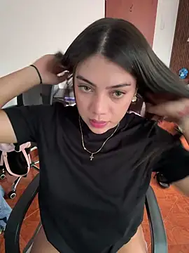 Luna rousse26 online show from 18, 3, 2026