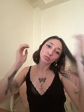 Snapshot of FrutillitaXX chatting on 4, 3, 2026 FrutillitaXX online show from 4, 3, 2026