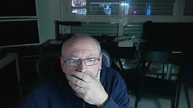 Snapshot of MiRey- chatting on 22, 3, 2026 MiRey- online show from 22, 3, 2026