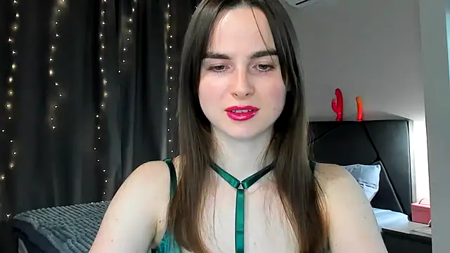 megann fox2 online show from 22, 3, 2026