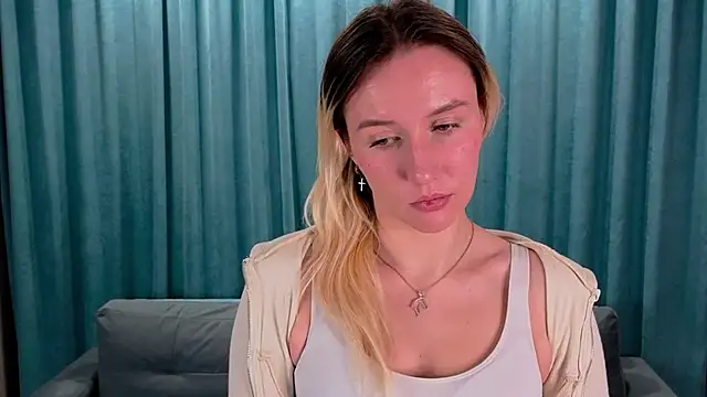 AshleyySchwartz online show from 25, 2, 2026