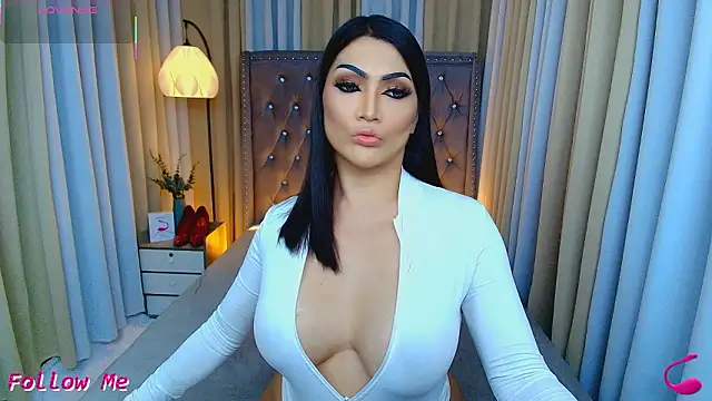 Snapshot of Laureen_Hilton chatting on 28, 3, 2026 Laureen Hilton online show from 28, 3, 2026