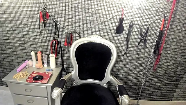 hillary bigbutt online show from 30, 3, 2026