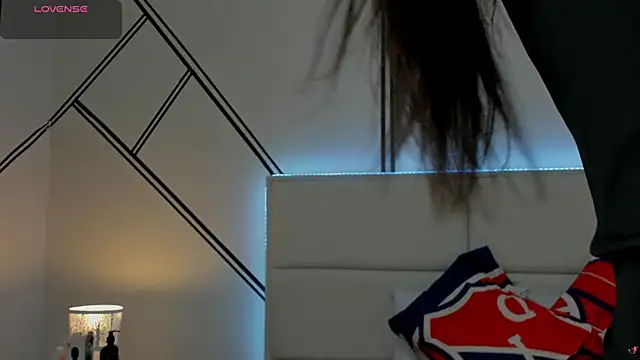 evangeline valencia online show from 28, 3, 2026