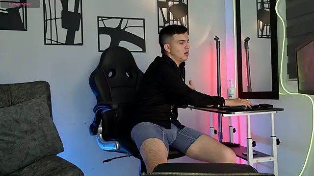 Snapshot of nico_pelusa chatting on 27, 3, 2026 nico pelusa online show from 27, 3, 2026