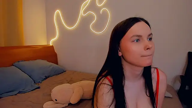 Snapshot of LeilaErcolani chatting on 6, 3, 2026 LeilaErcolani online show from 6, 3, 2026