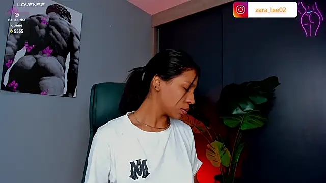 Snapshot of zara_leee chatting on 9, 3, 2026 zara leee online show from 9, 3, 2026