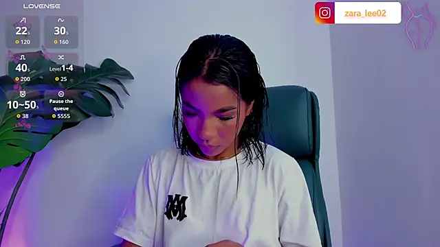 Snapshot of zara_leee chatting on 6, 4, 2026 zara leee online show from 6, 4, 2026