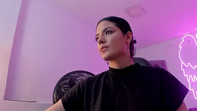 Evelin  thompsson online show from 20, 3, 2026