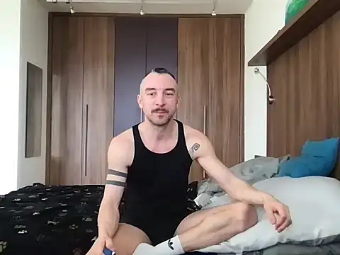 Snapshot of MikeVesrano chatting on 17, 2, 2026 MikeVesrano online show from 17, 2, 2026