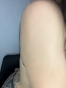 Snapshot of Sofia-squir chatting on 5, 4, 2026 Sofia-squir online show from 5, 4, 2026