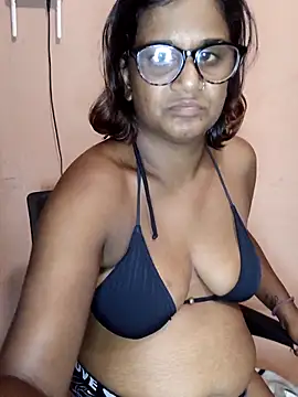 indianstrawberrylips4u online show from 31, 3, 2026