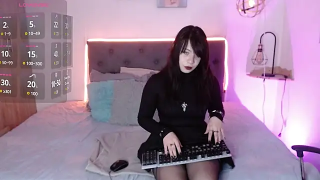 CHERRY DARCK online show from 13, 3, 2026