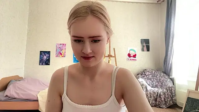 Snapshot of LotusHinata chatting on 4, 3, 2026 LotusHinata online show from 4, 3, 2026