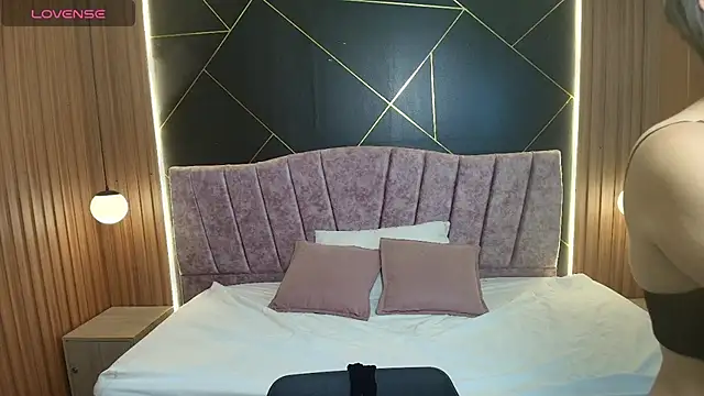 MoriahStorm online show from 3, 3, 2026