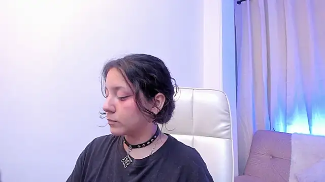 Chloe Noire online show from 7, 4, 2026