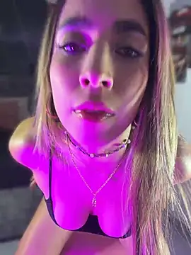 Sophiexx  online show from 8, 4, 2026