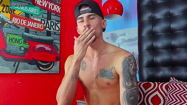 Snapshot of SharonTygaX chatting on 17, 3, 2026 SharonTygaX online show from 17, 3, 2026