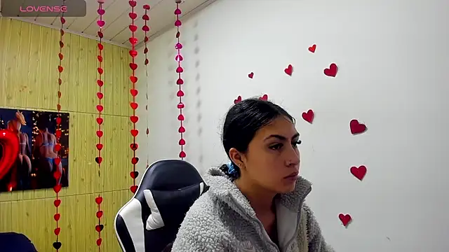 Snapshot of angell_cooper8 chatting on 6, 3, 2026 angell cooper8 online show from 6, 3, 2026