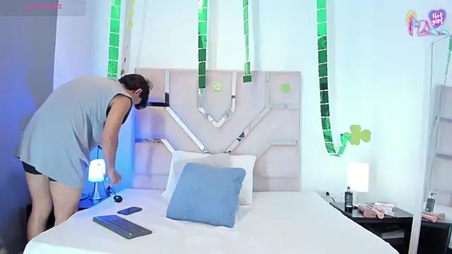 Angel Lux online show from 23, 3, 2026