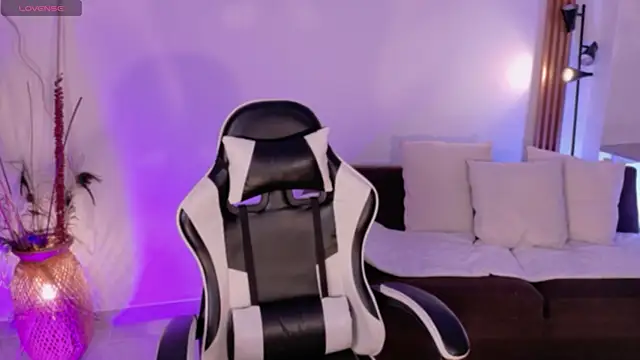 meganlake online show from 2, 4, 2026