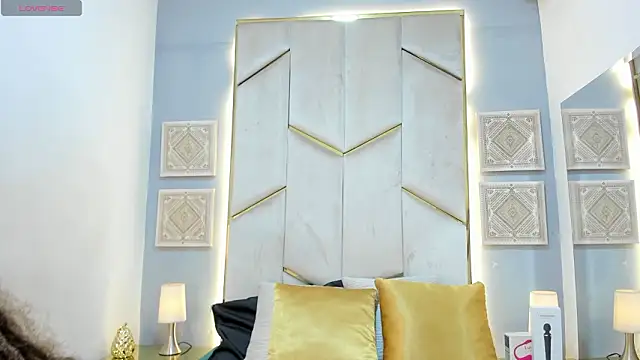 Snapshot of KarinaaCoxx chatting on 4, 3, 2026 KarinaaCoxx online show from 4, 3, 2026