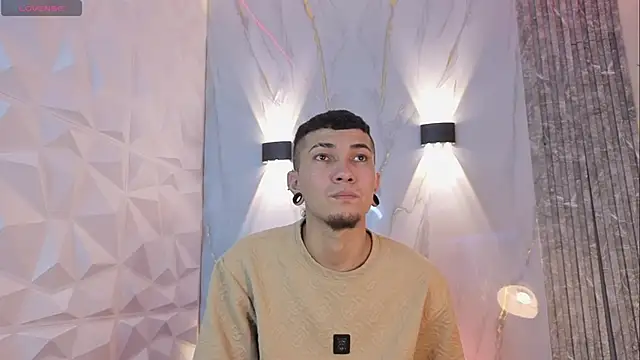 Snapshot of Logan_and_Reachel chatting on 20, 3, 2026 Logan and Reachel online show from 20, 3, 2026