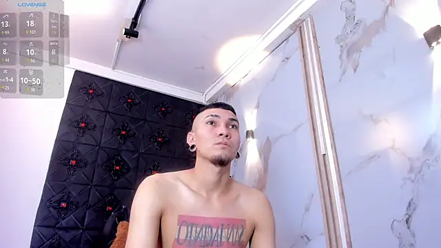 Snapshot of Logan_and_Reachel chatting on 27, 3, 2026 Logan and Reachel online show from 27, 3, 2026