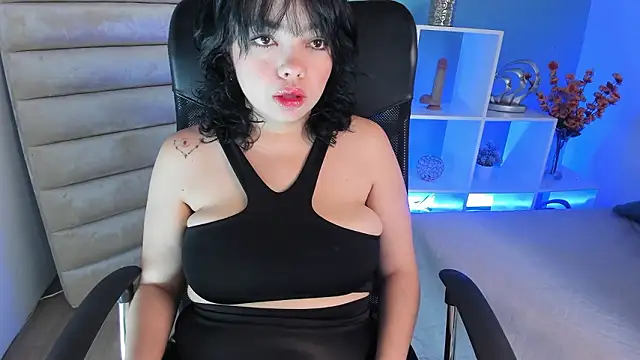 Snapshot of April_Swett chatting on 6, 3, 2026 April Swett online show from 6, 3, 2026