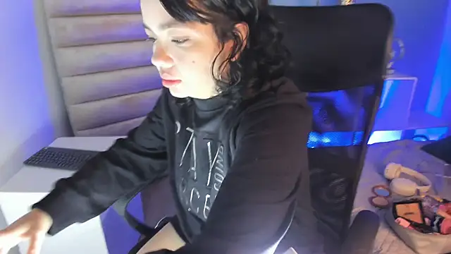 Snapshot of April_Swett chatting on 12, 3, 2026 April Swett online show from 12, 3, 2026