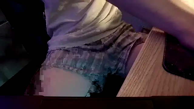 DLcollegeroomatesneedcash online show from 24, 2, 2026