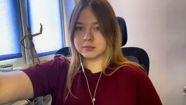 TomikoPfau online show from 23, 2, 2026