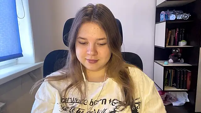 Snapshot of TomikoPfau chatting on 1, 4, 2026 TomikoPfau online show from 1, 4, 2026