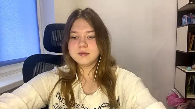 Snapshot of TomikoPfau chatting on 3, 4, 2026 TomikoPfau online show from 3, 4, 2026