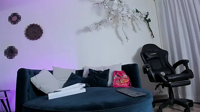 Madisson Edwards online show from 11, 3, 2026