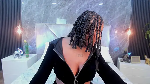 Snapshot of Emma_Dancer chatting on 5, 4, 2026 Emma Dancer online show from 5, 4, 2026