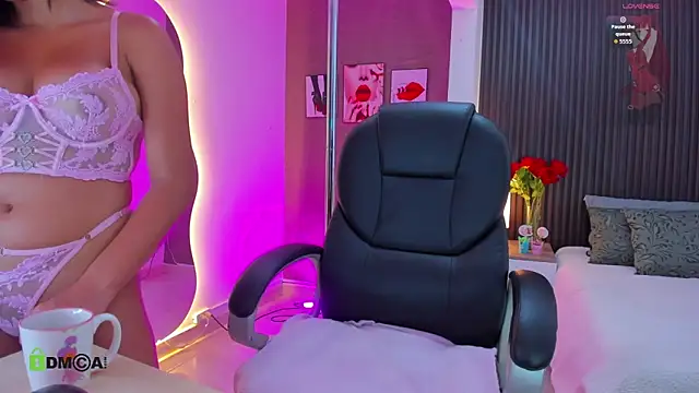 Tiphanysalvatore online show from 10, 4, 2026