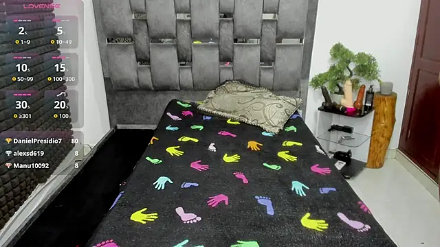 valeriavelasquez online show from 8, 3, 2026