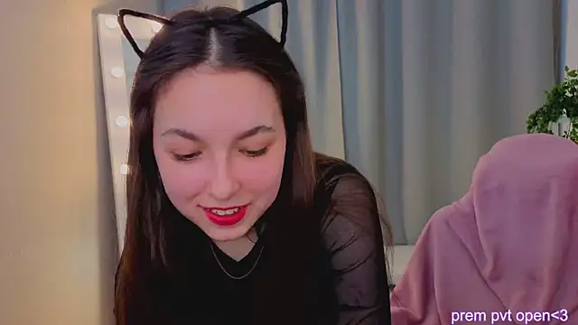 Snapshot of BellaThery chatting on 3, 3, 2026 BellaThery online show from 3, 3, 2026