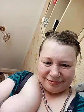 KiraStanton online show from 6, 4, 2026