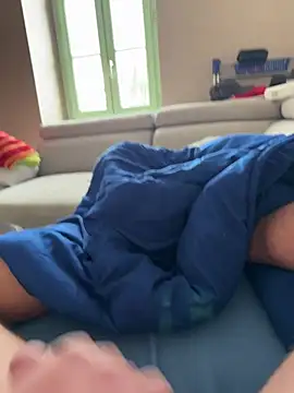 Snapshot of foudesexe23 chatting on 10, 3, 2026 foudesexe23 online show from 10, 3, 2026