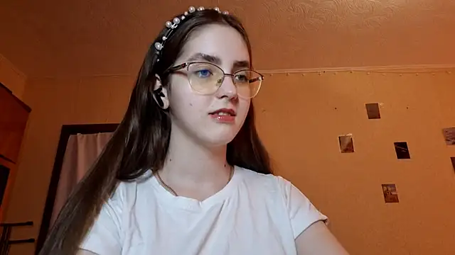 Snapshot of Katelemon chatting on 8, 3, 2026 Katelemon online show from 8, 3, 2026