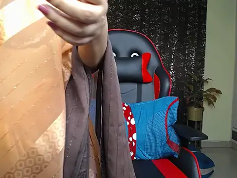 Snapshot of Ishq_Fever chatting on 6, 4, 2026 Ishq Fever online show from 6, 4, 2026