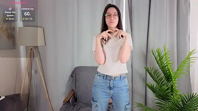 DoraWhitrock online show from 28, 3, 2026